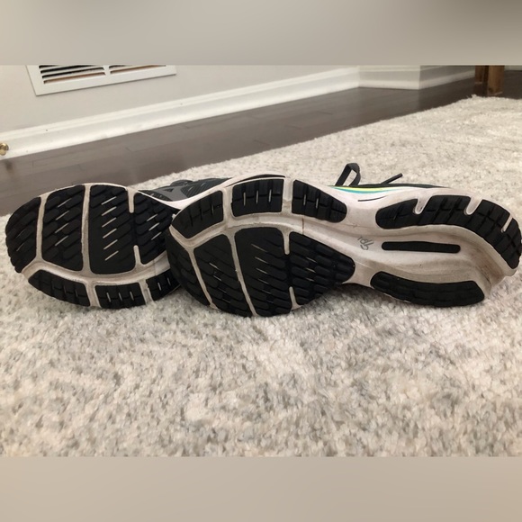 Mizuno Wave Rider 24 W8 - Picture 2 of 6